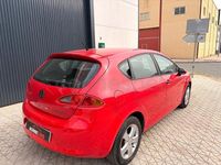 Usado Seat Leon Ecomotive 105 CV (77 kW) 2008 Rojo Utilitario
