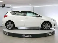 Usado Toyota Auris Hybrid Advance 136 CV (100 kW) 2013 Blanco Utilitario