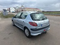 Usado Peugeot 206 75 CV (55 kW) 2005 Azul Berlina