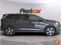 Usado Peugeot 5008 Allure 131 CV (96 kW) 2018 Azul SUV