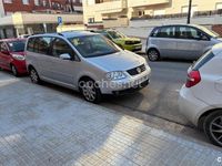 Usado VW Touran Trendline 136 CV (100 kW) 2004 Gris / plata Monovolumen