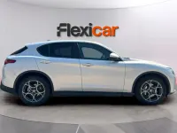 Usado Alfa Romeo Stelvio Super 190 CV (139 kW) 2022 Gris SUV