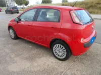 Usado Fiat Punto Active 75 CV (55 kW) 2011 Rojo Utilitario