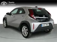 Usado Toyota Aygo X Play 72 CV (52 kW) 2024 Gris / plata SUV