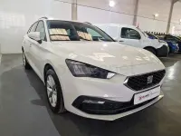 Usado Seat Leon Style 150 CV (110 kW) 2021 Blanco Familiar