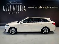 Usado Seat Leon Style 115 CV (84 kW) 2022 Blanco Familiar