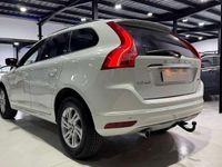 Usado Volvo V60 Kinetic 120 CV (88 kW) 2016 Blanco Familiar
