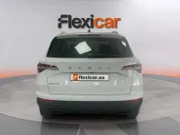 Usado Skoda Karoq Selection 116 CV (85 kW) 2024 Blanco SUV