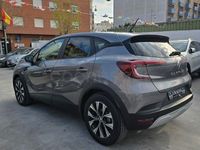 Usado Renault Captur Evolution 145 CV (106 kW) 2023 Gris / plata SUV