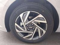 Usado Hyundai i20 79 CV (58 kW) 2024 Gris Utilitario