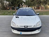 Usado Peugeot 206 90 CV (66 kW) 2004 Blanco Berlina