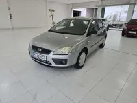 Usado Ford Focus Trend 101 CV (74 kW) 2005 Plateado Utilitario