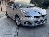Usado Peugeot 5008 112 CV (82 kW) 2012 Gris / plata Monovolumen