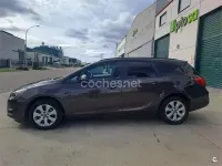 Usado Opel Astra Business 110 CV (80 kW) 2016 Marrón Familiar