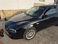 Usado Alfa Romeo 147 Distinctive 105 CV (77 kW) 2007 Negro Utilitario