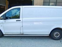 usado Mercedes Vito 111 cdi furgón largo con forrado interior frigorifico