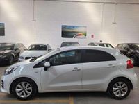 Usado Kia Rio 84 CV (61 kW) 2015 Blanco Utilitario