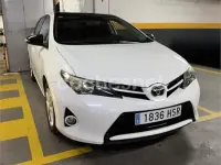 Usado Toyota Auris Active 132 CV (97 kW) 2013 Blanco Berlina
