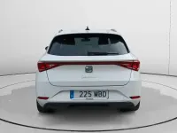Usado Seat Leon Style 115 CV (84 kW) 2022 Blanco Familiar