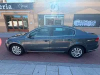 Usado VW Passat Advance 105 CV (77 kW) 2011 Gris / plata Familiar