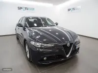 Usado Alfa Romeo Giulia 150 CV (110 kW) 2018 Azul Berlina