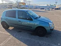 Usado Renault Clio II Authentique 75 CV (55 kW) 2004 Azul Berlina
