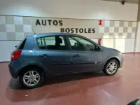 Usado Renault Clio II Dynamique 85 CV (62 kW) 2006 Gris Berlina