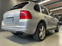 Usado Porsche Cayenne Turbo 450 CV (330 kW) 2004 Gris / plata SUV