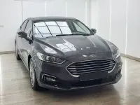 Usado Ford Mondeo Trend 187 CV (137 kW) 2022 Gris / plata Berlina