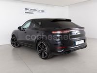 Usado Porsche Cayenne Turbo 550 CV (404 kW) 2022 Negro jet metalizado SUV