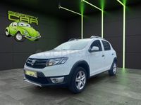 Usado Dacia Sandero Stepway 90 CV (66 kW) 2015 Blanco Utilitario