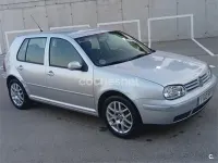 Usado VW Golf IV Highline 105 CV (77 kW) 2002 Gris / plata Berlina