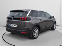 Usado Peugeot 5008 Active 136 CV (100 kW) 2024 Gris SUV