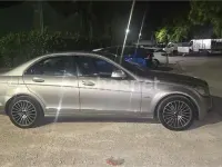 Usado Mercedes C220 Avantgarde 150 CV (110 kW) 2007 Gris / plata Berlina