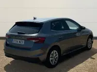 Usado Skoda Fabia Selection 95 CV (69 kW) 2025 Gris Utilitario