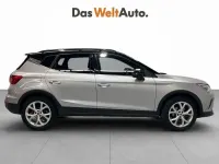 Usado Seat Arona FR 150 CV (110 kW) 2023 Gris plata SUV