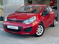 Usado Kia Rio 85 CV (62 kW) 2011 Granate Berlina