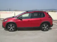 Usado Peugeot 2008 GT-line 130 CV (95 kW) 2019 Rojo SUV