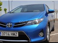 Usado Toyota Auris Active 90 CV (66 kW) 2013 Azul Berlina