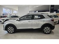 Usado Kia Stonic 79 CV (58 kW) 2024 Gris / plata SUV
