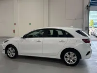 Usado Kia Ceed 120 CV (88 kW) 2022 Blanco Utilitario