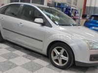Usado Ford Focus Trend 109 CV (80 kW) 2006 Gris / plata Berlina
