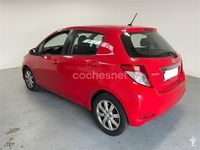 Usado Toyota Yaris Active 99 CV (72 kW) 2012 Rojo Berlina