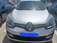 Usado Renault Mégane GrandTour LIMITED 115 CV (84 kW) 2015 Gris / plata Familiar