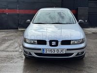 Usado Seat Leon Sport 102 CV (75 kW) 2005 Gris / plata Utilitario