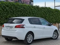 Usado Peugeot 308 Style 131 CV (96 kW) 2019 Blanco Berlina