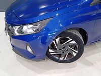 Usado Hyundai i20 84 CV (61 kW) 2021 Azul Utilitario