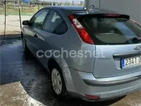Usado Ford Focus Trend 90 CV (66 kW) 2005 Azul Berlina