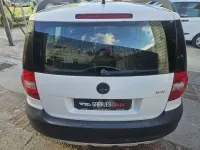 Usado Skoda Yeti Ambition 105 CV (77 kW) 2010 Blanco SUV