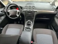 Usado Ford Galaxy Trend 140 CV (102 kW) 2013 Gris Monovolumen